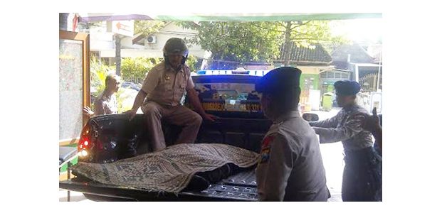 Asyik Foto-Foto di Pinggir Rel, Guru Ngaji ini Tewas Diterjang KA Argo Bromo Asyik Foto-Foto di Pinggir Rel, Guru Ngaji ini Tewas Diterjang KA Argo Bromo