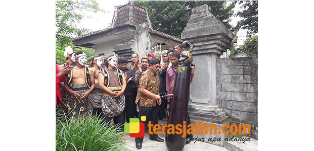 Bupati Blitar Berangkatkan Kirab Bedol Pusaka Candi Mleri Bupati Blitar Berangkatkan Kirab Bedol Pusaka Candi Mleri