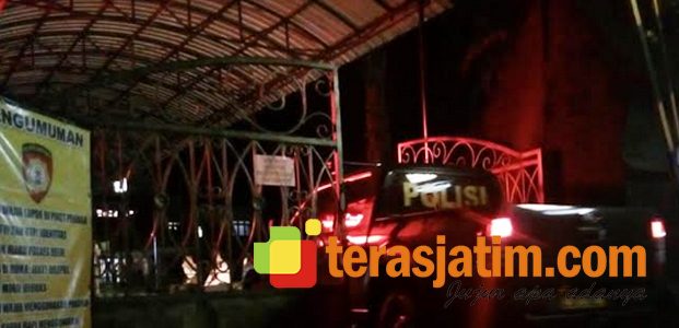 Densus 88 Tangkap 3 Orang Terduga Teroris di Blitar, Seorang Diantaranya Dokter Densus 88 Tangkap 3 Orang Terduga Teroris di Blitar, Seorang Diantaranya Dokter