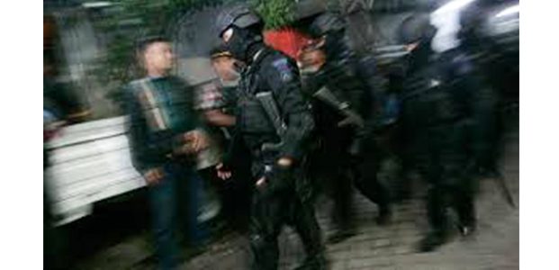 Densus 88 Tangkap 3 Terduga Teroris di Probolinggo Densus 88 Tangkap 3 Terduga Teroris di Probolinggo