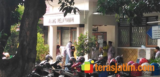 Dianggap Lamban, Warga Keluhkan Kinerja Dispenduk Capil Tuban Dianggap Lamban, Warga Keluhkan Kinerja Dispenduk Capil Tuban