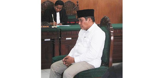 Palsukan Ijazah, Wakil Ketua DPRD Sidoarjo Divonis 1 Tahun Percobaan Palsukan Ijazah, Wakil Ketua DPRD Sidoarjo Divonis 1 Tahun Percobaan