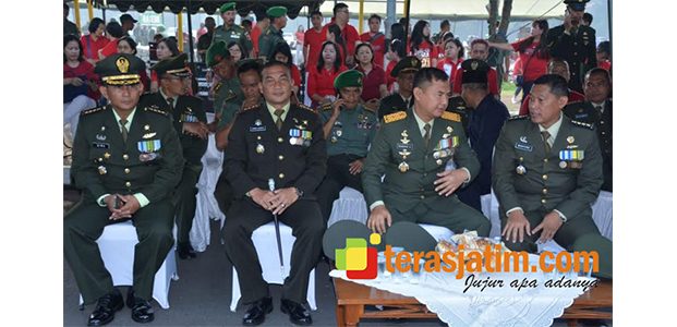 Pasar Murah Hingga Marching Band, Warnai Peringatan Hari Pahlawan di Makodam Brawijaya Pasar Murah Hingga Marching Band, Warnai Peringatan Hari Pahlawan di Makodam Brawijaya