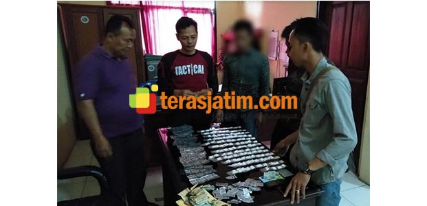 Satnarkoba Polres Situbondo Tangkap Pengedar Ribuan Pil Trex Satnarkoba Polres Situbondo Tangkap Pengedar Ribuan Pil Trex
