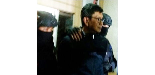 Usai Diperiksa di Polda Jatim, Wali Kota Batu Langsung Diterbangkan ke Jakarta Usai Diperiksa di Polda Jatim, Wali Kota Batu Langsung Diterbangkan ke Jakarta