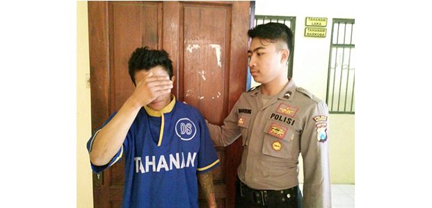 Tawarkan Sabu ke Polisi, Penjaga Villa di Prigen Diringkus Tawarkan Sabu ke Polisi, Penjaga Villa di Prigen Diringkus