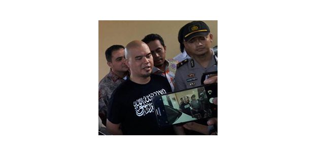 Terkait Kasus Dugaan Penipuan dan Penggelapan, Ahmad Dhani Datangi Mapolda Jatim Terkait Kasus Dugaan Penipuan dan Penggelapan, Ahmad Dhani Datangi Mapolda Jatim