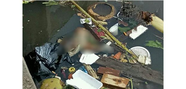Mayat Bayi Ditemukan Membusuk Bersama Sampah di Aliran Sungai Mayat Bayi Ditemukan Membusuk Bersama Sampah di Aliran Sungai