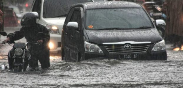 Sidoarjo Banjir, Jalur Surabaya – Madiun Terhambat Sidoarjo Banjir, Jalur Surabaya – Madiun Terhambat