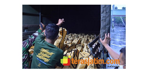 103 Kampung Tangguh di Malang Raya Dapat Bantuan 2.060 Paket Sembako 103 Kampung Tangguh di Malang Raya Dapat Bantuan 2.060 Paket Sembako
