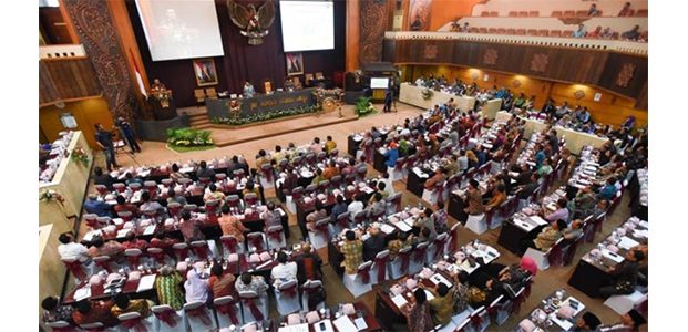 2 Parpol Sudah Sodorkan Nama Untuk Duduk Sebagai Pimpinan di DPRD Jatim 2 Parpol Sudah Sodorkan Nama Untuk Duduk Sebagai Pimpinan di DPRD Jatim