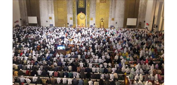 20 Ribu Jamaah Ikuti Shalat Tarawih Malam Pertama Ramadhan di MAS 20 Ribu Jamaah Ikuti Shalat Tarawih Malam Pertama Ramadhan di MAS