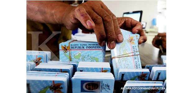 240 Ribu Warga Surabaya Belum Miliki e-KTP 240 Ribu Warga Surabaya Belum Miliki e-KTP