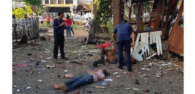 3 Gereja di Surabaya Diguncang Ledakan Bom 3 Gereja di Surabaya Diguncang Ledakan Bom