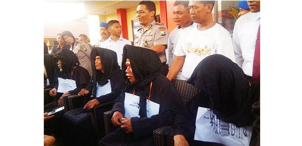 3 ‘Maha Guru’ Padepokan Dimas Kanjeng Mengaku Diberangkatkan Umroh 3 ‘Maha Guru’ Padepokan Dimas Kanjeng Mengaku Diberangkatkan Umroh