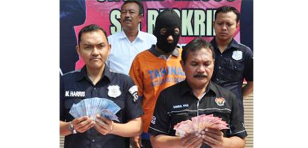 3 Tahun Lakukan Pungli, Oknum PNS di Sidoarjo Diciduk Tim Saber Pungli 3 Tahun Lakukan Pungli, Oknum PNS di Sidoarjo Diciduk Tim Saber Pungli