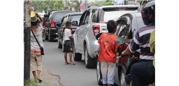 4 Pelajar MI asal Kediri Diculik Anak Jalanan dan Dipaksa Ngamen 4 Pelajar MI asal Kediri Diculik Anak Jalanan dan Dipaksa Ngamen