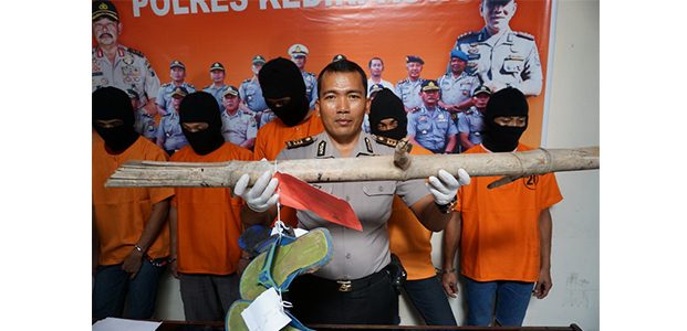 Polisi Bekuk Seluruh Pelaku Pengeroyokan di Puhsarang Semen Kediri Polisi Bekuk Seluruh Pelaku Pengeroyokan di Puhsarang Semen Kediri