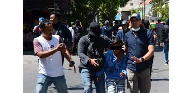 50 Terduga Provokator Demo di Surabaya Diamankan, 2 Diantaranya Pelajar SD 50 Terduga Provokator Demo di Surabaya Diamankan, 2 Diantaranya Pelajar SD