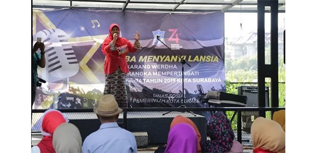 Selama 2 Hari, 93 Lansia di Surabaya Ikuti Lomba Menyanyi Selama 2 Hari, 93 Lansia di Surabaya Ikuti Lomba Menyanyi