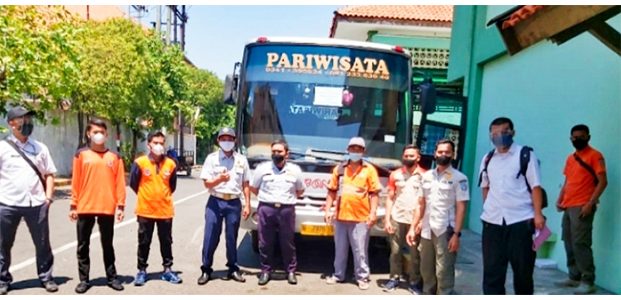 Usai Jalani Karantina, 62 TKI dari 5 Daerah di Jatim Dipulangkan Usai Jalani Karantina, 62 TKI dari 5 Daerah di Jatim Dipulangkan