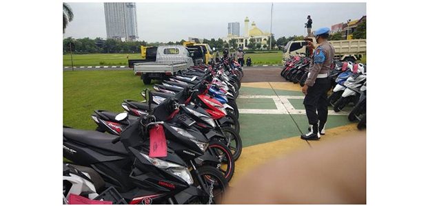 Jatanras Polda Jatim Bongkar Sindikat Pengiriman Kendaraan Bodong ke Timor Leste Jatanras Polda Jatim Bongkar Sindikat Pengiriman Kendaraan Bodong ke Timor Leste