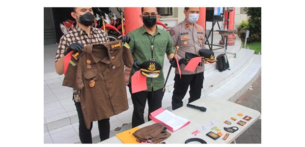 Selain ‘Ngemplang’ Hotel, Jaksa Gadungan ini Juga Terlibat Kasus Penipuan CPNS Selain ‘Ngemplang’ Hotel, Jaksa Gadungan ini Juga Terlibat Kasus Penipuan CPNS