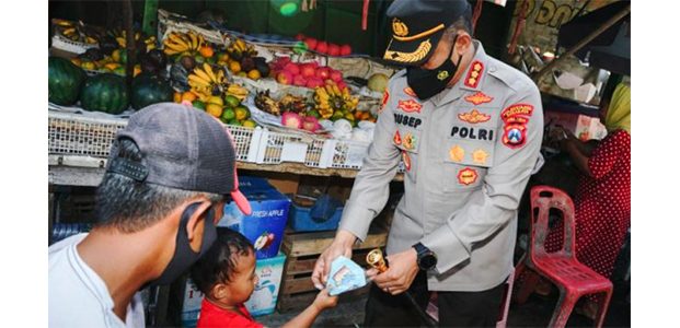 Kasus Covid di Surabaya Meningkat, Polisi Turun ke Sejumlah Pasar Tradisional