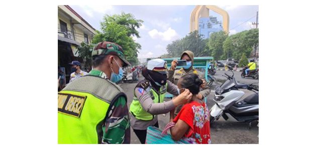 Selama PPKM Mikro Tahap III, Polda Jatim dan Jajaran Gelar 2,4 Juta Razia Prokes Selama PPKM Mikro Tahap III, Polda Jatim dan Jajaran Gelar 2,4 Juta Razia Prokes