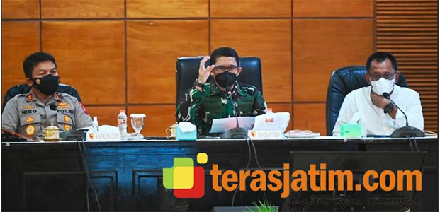 Genjot Vaksinasi di Jatim, Pangdam Wacanakan Pembentukan Vaksin Hunter Genjot Vaksinasi di Jatim, Pangdam Wacanakan Pembentukan Vaksin Hunter