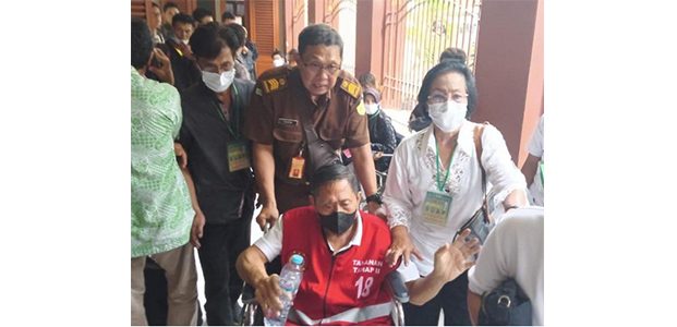 Dilaporkan Perkosa Anak Teman Sendiri, Mantan Kapolres Jadi Terdakwa Dilaporkan Perkosa Anak Teman Sendiri, Mantan Kapolres Jadi Terdakwa