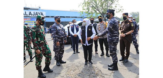 Forkopimda Jatim Pantau Serbuan Vaksinasi Bagi Masyarakat Maritim Forkopimda Jatim Pantau Serbuan Vaksinasi Bagi Masyarakat Maritim