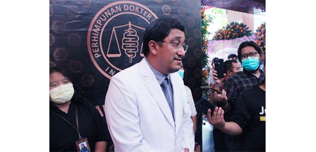 Ketua PDFI Jatim: Hasil Sample Toksikologi 2 Korban Kanjuruhan Tidak Terdeteksi Adanya Gas Air Mata Ketua PDFI Jatim: Hasil Sample Toksikologi 2 Korban Kanjuruhan Tidak Terdeteksi Adanya Gas Air Mata