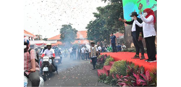 HUT Jatim Ke-77, Gubernur Khofifah Lepas Rombongan East Java VW dan Vespa Festival 2022