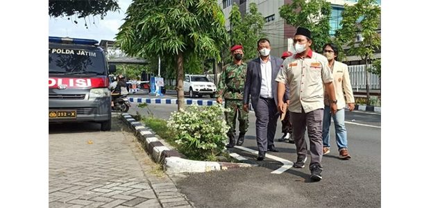 Pemuda Muhammadiyah Laporkan Bupati Sidoarjo ke Polda Jatim Pemuda Muhammadiyah Laporkan Bupati Sidoarjo ke Polda Jatim