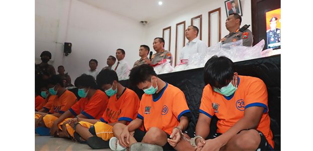 7 Anggota Jaringan Internasional Ditangkap, 36 Kg Sabu dan 15 Ribu Butir Ekstasi Disita 7 Anggota Jaringan Internasional Ditangkap, 36 Kg Sabu dan 15 Ribu Butir Ekstasi Disita