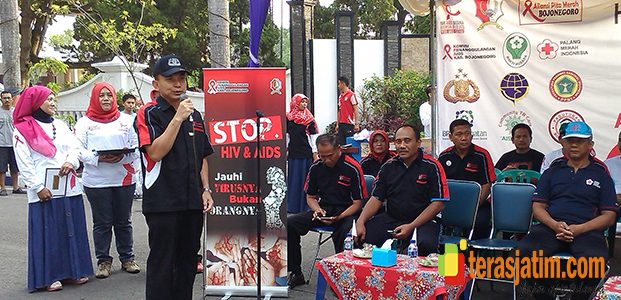 Aksi Solidaritas Aliansi Pita Merah Aksi Solidaritas Aliansi Pita Merah