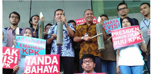 Revisi UU KPK Ditunda Revisi UU KPK Ditunda