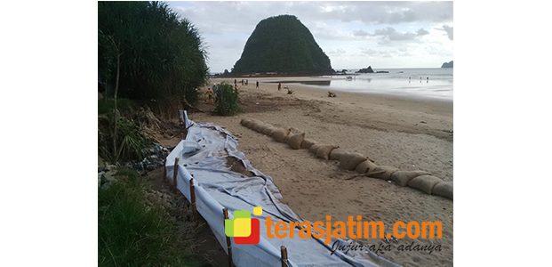 Aktivitas Pembangunan PT BSI, Dianggap Cemari Pantai Pulau Merah Banyuwangi Aktivitas Pembangunan PT BSI, Dianggap Cemari Pantai Pulau Merah Banyuwangi