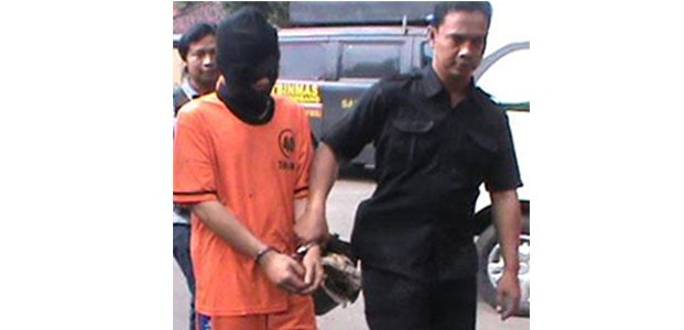 Hariadi, Pria asal Wonosalam Jombang Tewas Dihabisi Anak Tiri dan Istrinya Sendiri Hariadi, Pria asal Wonosalam Jombang Tewas Dihabisi Anak Tiri dan Istrinya Sendiri