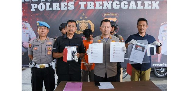 Ancam Sebar Video Bugil Milik Siswi SMA, Pemuda asal Banaran Trenggalek Dibui Ancam Sebar Video Bugil Milik Siswi SMA, Pemuda asal Banaran Trenggalek Dibui
