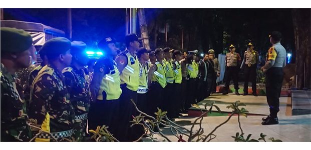 Aparat Gabungan di Bojonegoro Kembali Gelar Patroli Skala Besar Aparat Gabungan di Bojonegoro Kembali Gelar Patroli Skala Besar