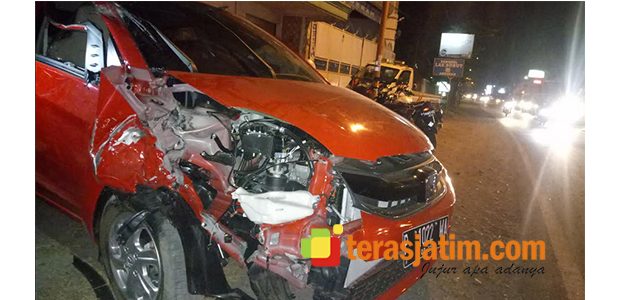 As Truk Gandeng Patah, Kecelakaan Karambol Terjadi di Jalur Situbondo-Banyuwangi As Truk Gandeng Patah, Kecelakaan Karambol Terjadi di Jalur Situbondo-Banyuwangi
