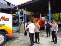 Jelang Nataru, Awak Bus di Terminal Rajekwesi Bojonegoro Dites Urine
