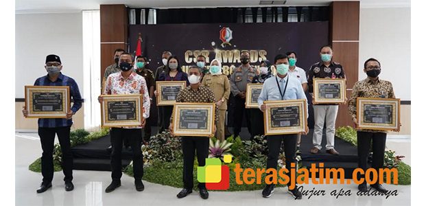 9 Perusahaan di Bojonegoro Raih Penghargaan CSR Award 9 Perusahaan di Bojonegoro Raih Penghargaan CSR Award