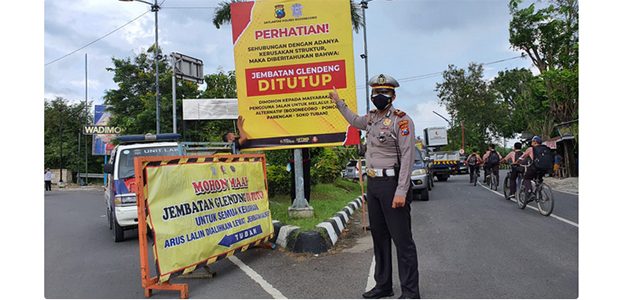 Longsor, Jembatan Glendeng Akses Bojonegoro-Tuban Ditutup Total Longsor, Jembatan Glendeng Akses Bojonegoro-Tuban Ditutup Total
