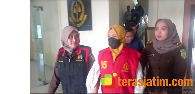 Terseret Pusaran Korupsi, Sekdes Deling Bojonegoro Jadi Tahanan Kejaksaan Terseret Pusaran Korupsi, Sekdes Deling Bojonegoro Jadi Tahanan Kejaksaan