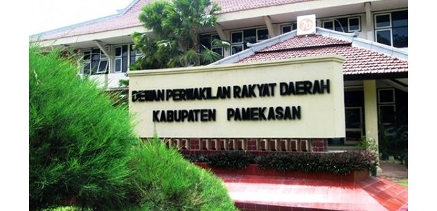Tersandung Kasus Wanita, BK DPRD Pamekasan Akhirnya Pecat Ketua Komisi III Tersandung Kasus Wanita, BK DPRD Pamekasan Akhirnya Pecat Ketua Komisi III