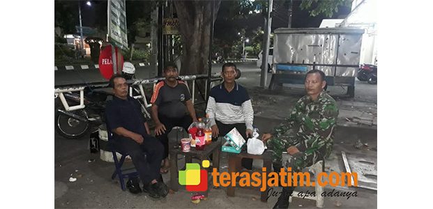Banyak Warga Mudik, Babinsa di Kodim Surabaya Timur Aktif Patroli Banyak Warga Mudik, Babinsa di Kodim Surabaya Timur Aktif Patroli