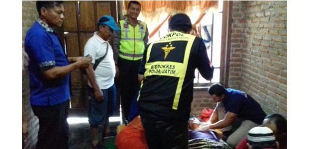 Baru Bercerai dengan Istri, Pria 3 Anak di Gurah Kediri Nekat Gantung Diri Baru Bercerai dengan Istri, Pria 3 Anak di Gurah Kediri Nekat Gantung Diri